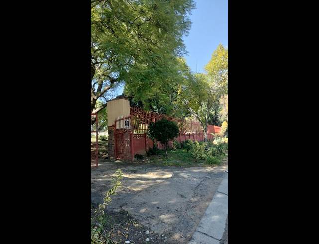 6 BEDROOM HOUSE FOR SALE IN FERNDALE